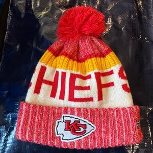 NFL New Era Kansas City Chiefs Red Pompom Beanie Football Team Knit Hat Winter